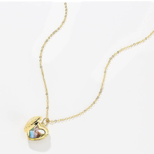 Embossed Printing Heart Necklace